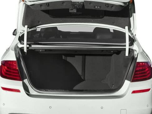 Used 2016 BMW 550i xDrive Sedan image 12