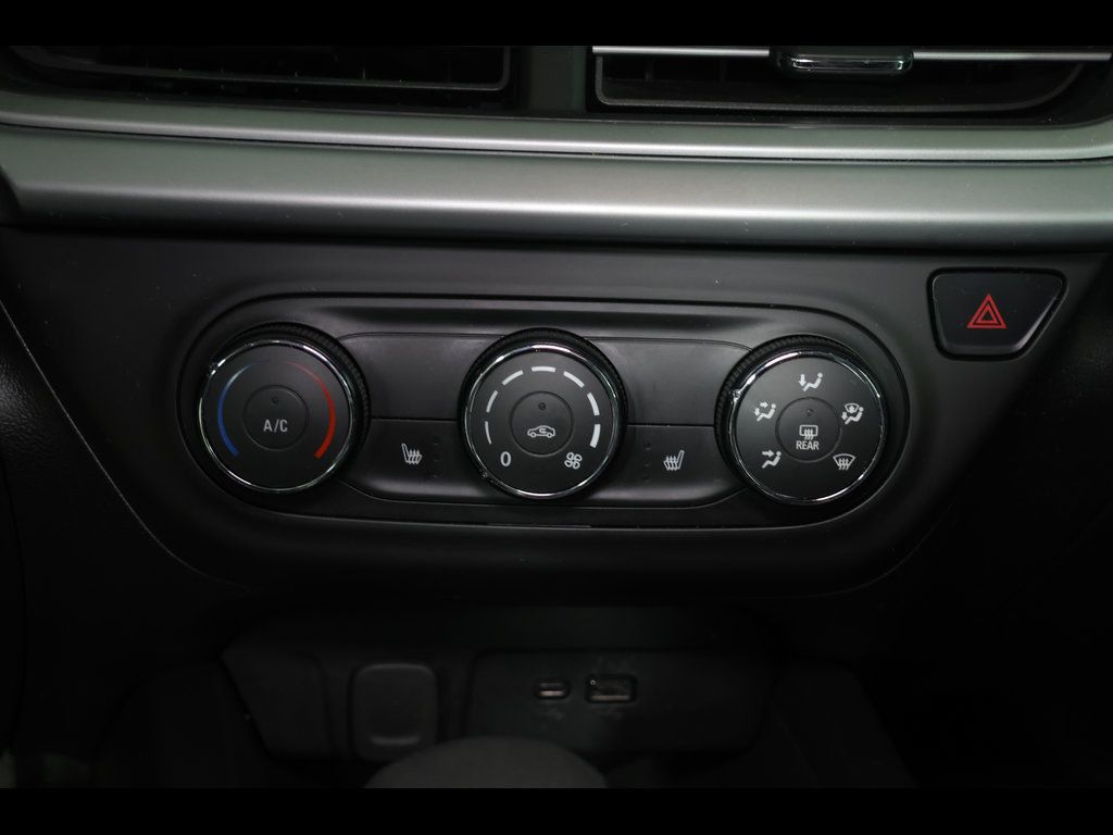 Used 2024 Chevrolet Trax LS w/ LS Convenience Package FWD image 24