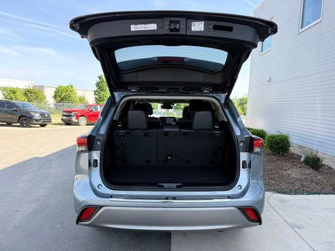 Used 2022 Toyota Highlander Platinum AWD/4WD image 59