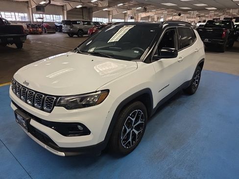 Used 2025 Jeep Compass Limited AWD/4WD image 12