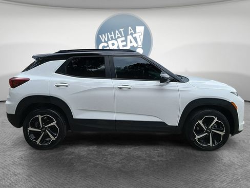 Used 2021 Chevrolet TrailBlazer RS w/ Convenience Package AWD/4WD image 2
