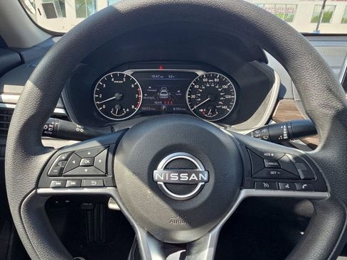 Used 2024 Nissan Altima 2.5 SV image 13