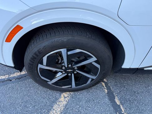 Used 2025 Chevrolet Equinox EV LT image 14