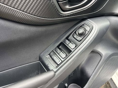 Used 2022 Subaru Crosstrek 2.0i image 9