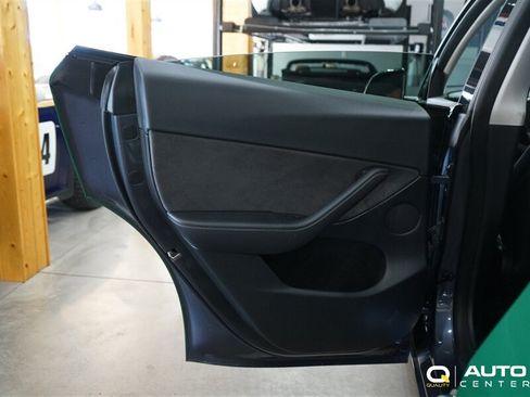 Used 2023 Tesla Model Y Performance AWD/4WD image 21