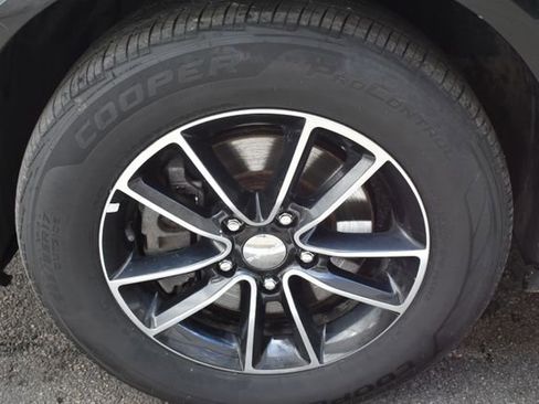 Used 2017 Dodge Grand Caravan SXT w/ Driver Convenience Group image 50