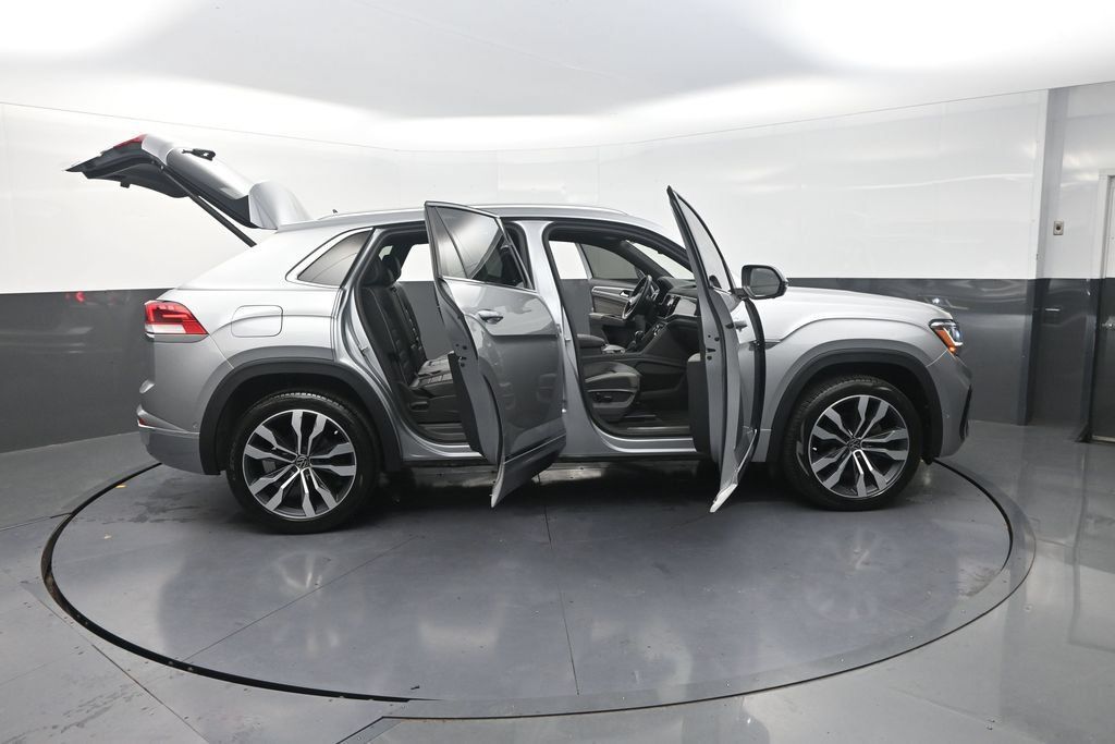 Used 2023 Volkswagen Atlas Cross Sport SEL Premium R-Line AWD/4WD image 36