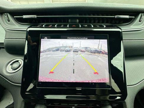 Certified 2024 Jeep Grand Cherokee Altitude image 19