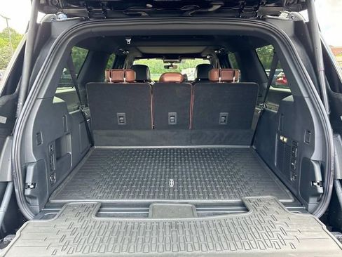 New 2025 Lincoln Navigator L Reserve AWD/4WD image 13