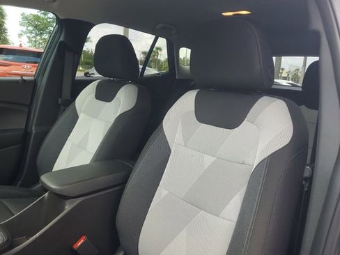 Used 2025 Chevrolet Trax LS image 15