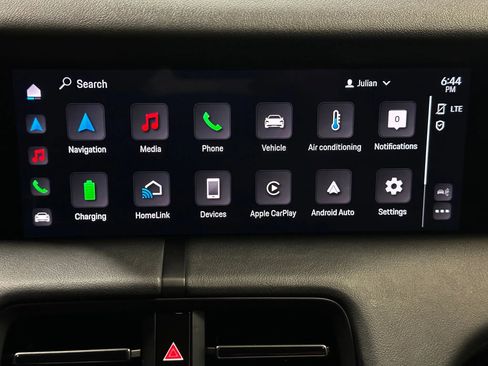 Used 2022 Porsche Taycan image 35