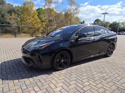 Certified 2022 Toyota Prius L Eco image 3