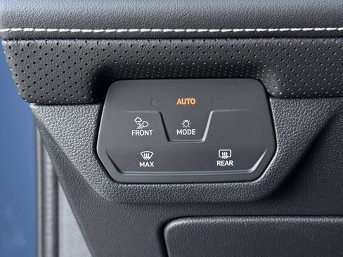 New 2026 Volkswagen Atlas SE image 17