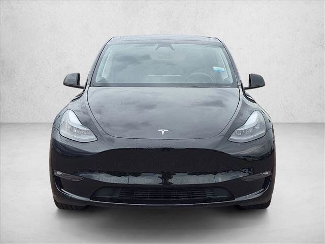 Used 2024 Tesla Model Y Long Range AWD/4WD image 2
