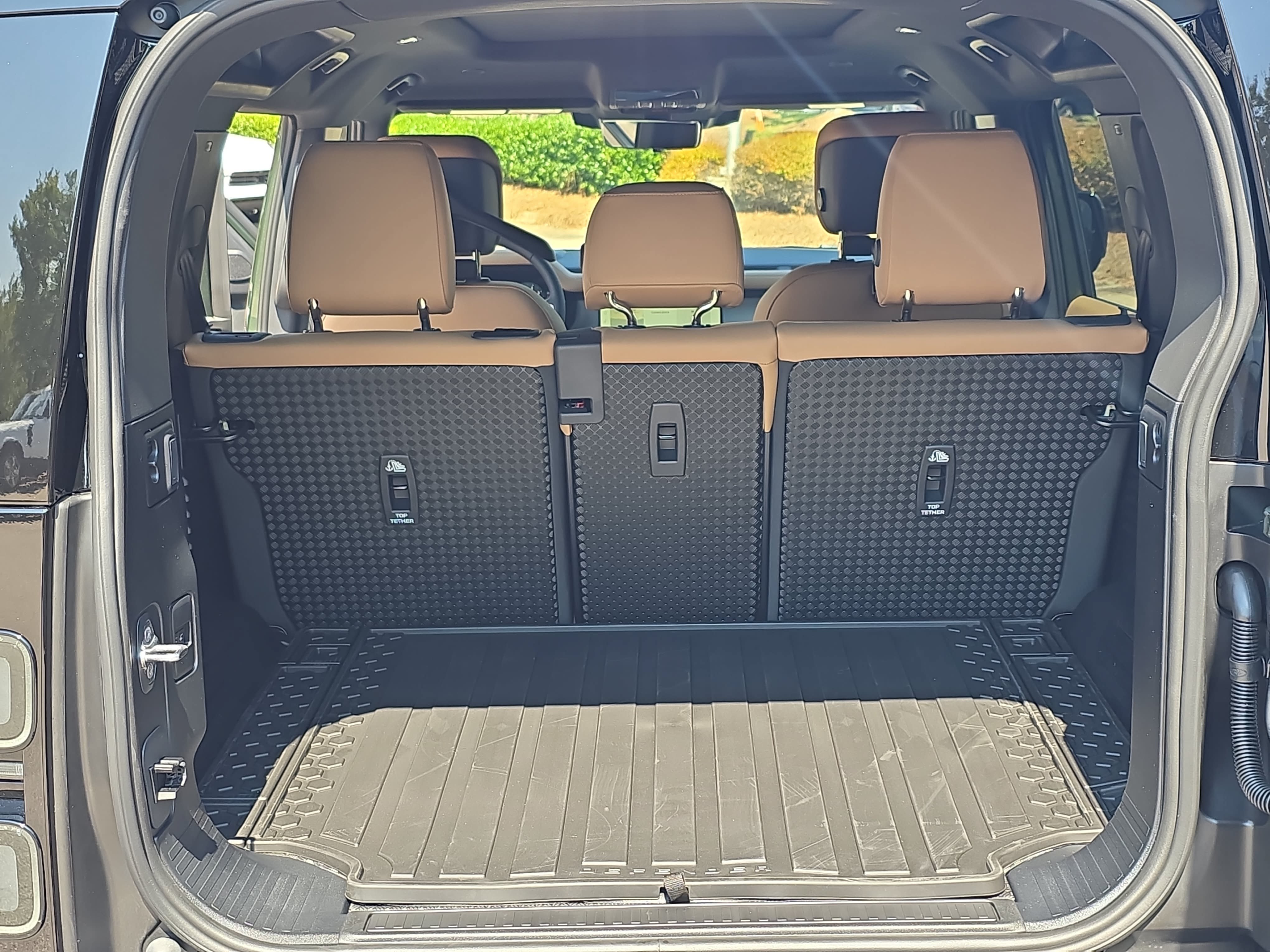 New 2026 Land Rover Defender 110 X-Dynamic SE AWD/4WD image 12