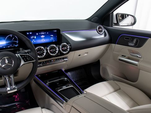 New 2025 Mercedes-Benz GLA 250 4MATIC image 19