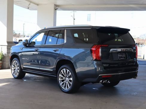 Used 2021 GMC Yukon Denali w/ Denali Premium Package image 3