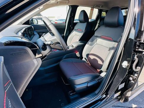 New 2026 Nissan Kicks SR FWD image 27