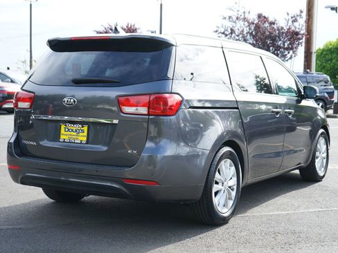 Used 2015 Kia Sedona EX FWD image 6