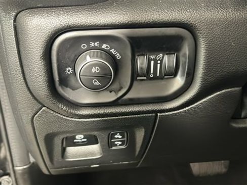 Used 2023 RAM 1500 Laramie AWD/4WD image 19