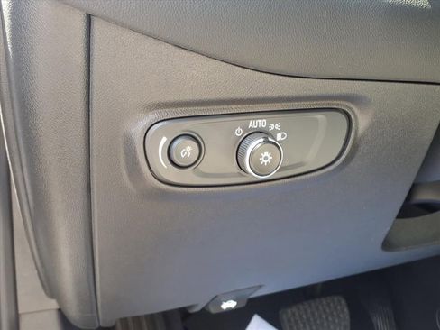 Used 2022 Chevrolet Equinox LT FWD image 19