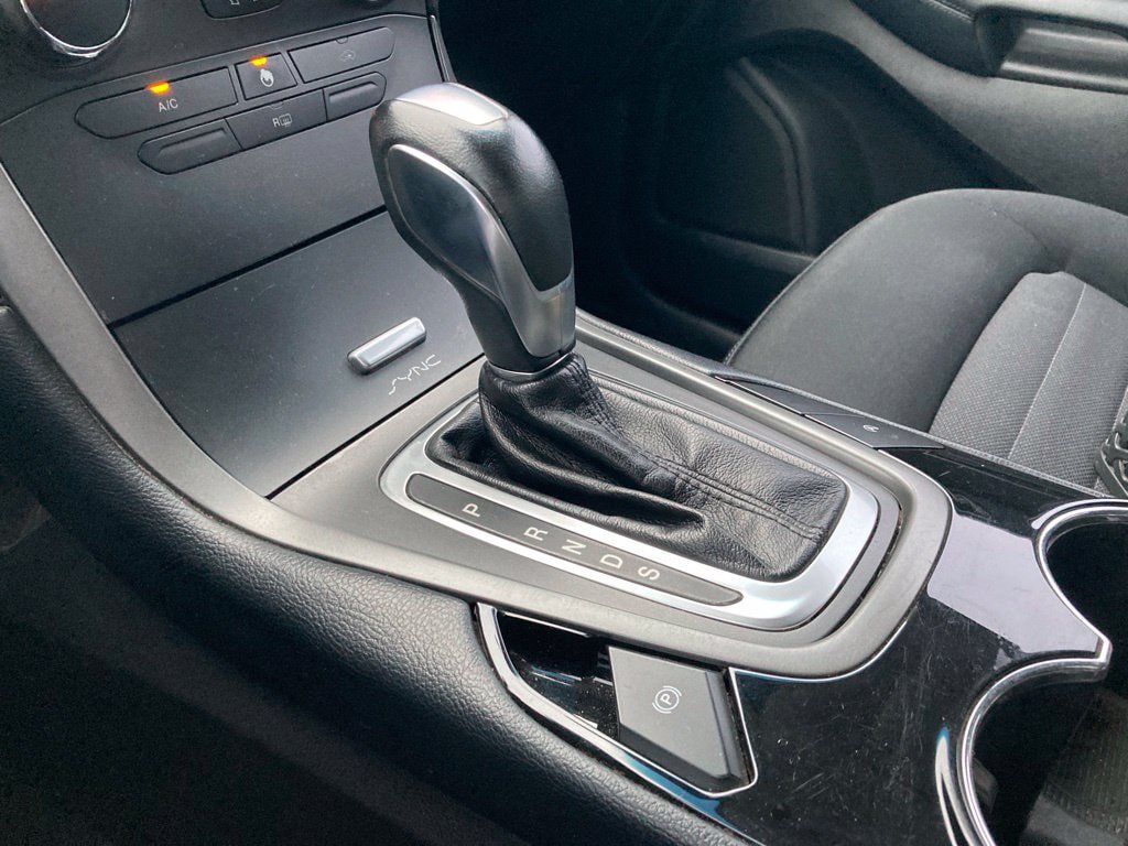 Used 2017 Ford Edge SE FWD image 23