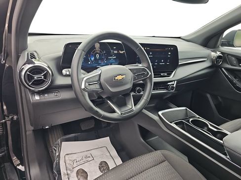 Used 2025 Chevrolet Equinox LT FWD image 16