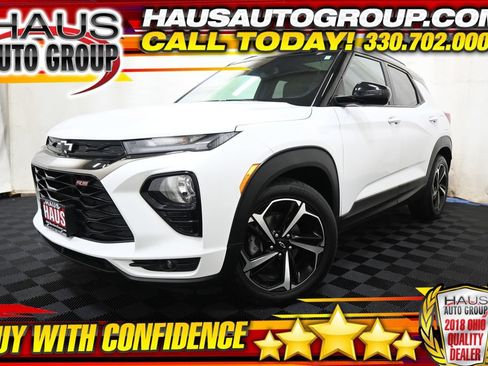 Used 2021 Chevrolet TrailBlazer RS w/ Sun and Liftgate Package FWD image 1