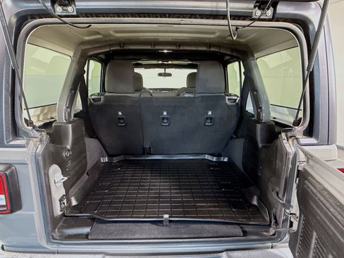 Used 2019 Jeep Wrangler Unlimited Sport S image 35