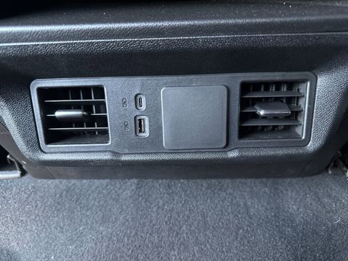 Used 2024 Chevrolet Silverado 1500 Custom image 17