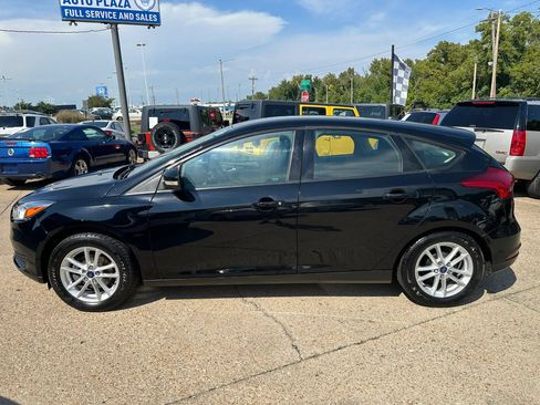 Used 2016 Ford Focus SE FWD image 4