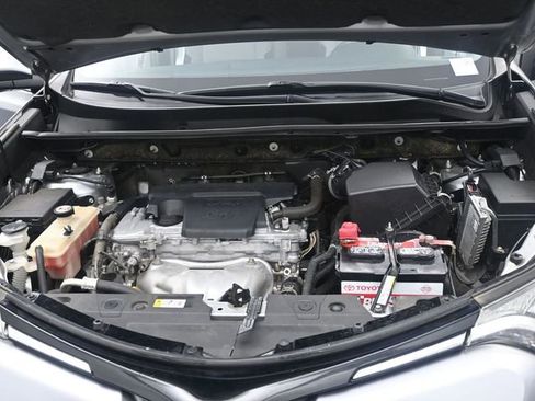 Used 2018 Toyota RAV4 XLE image 24