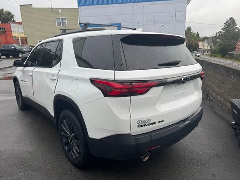 Used 2023 Chevrolet Traverse RS image 3