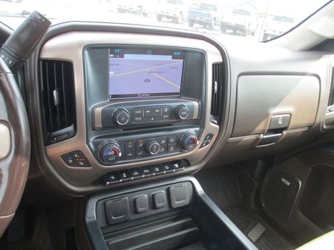 Used 2018 GMC Sierra 2500 Denali w/ Duramax Plus Package AWD/4WD image 34