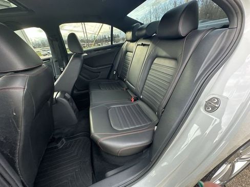 Used 2017 Volkswagen Jetta GLI image 28