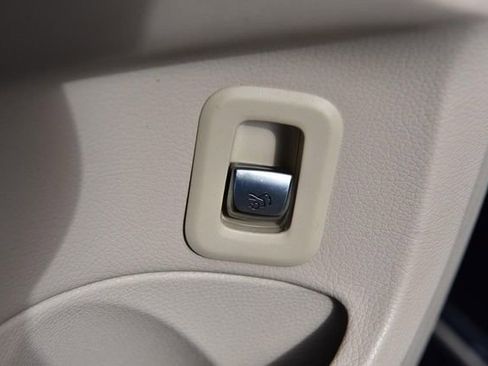 Used 2021 Mercedes-Benz C 300 4MATIC Sedan w/ Premium Package image 9