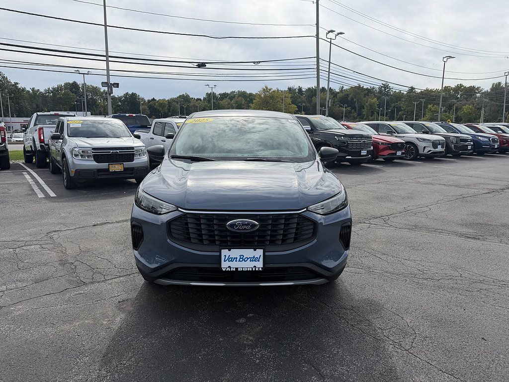 Used 2025 Ford Escape Active w/ Cold Weather Package AWD/4WD image 10