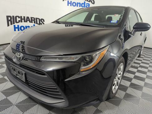 Used 2024 Toyota Corolla LE FWD image 1