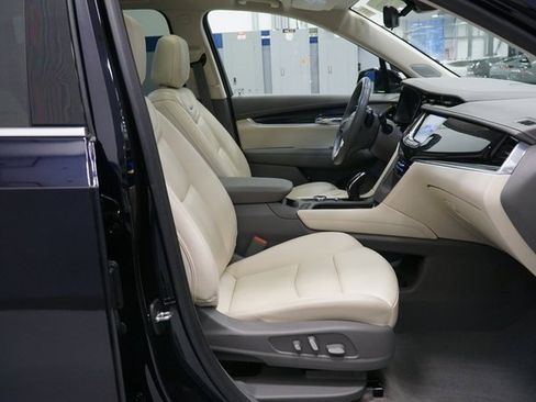 Used 2022 Cadillac XT6 Premium Luxury w/ Technology Package image 17