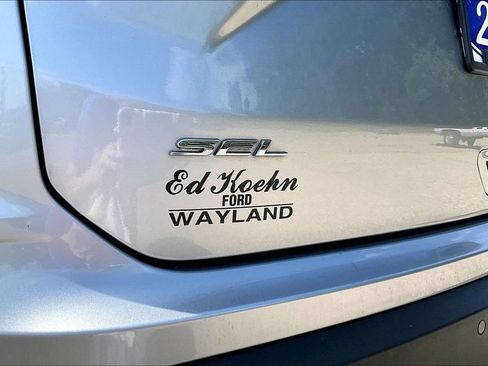 Used 2022 Ford Edge SEL w/ Convenience Package AWD/4WD image 8