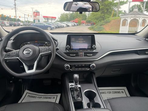 Used 2022 Nissan Altima 2.5 SV FWD image 13