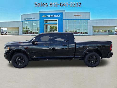Used 2022 RAM 3500 Laramie AWD/4WD image 4