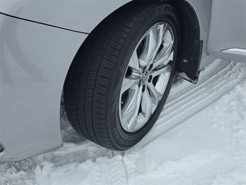 Used 2018 Toyota Sienna L image 33