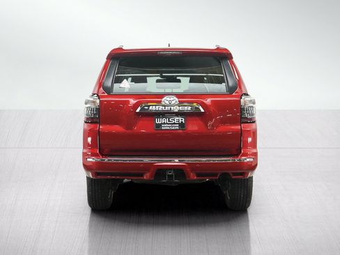 Used 2022 Toyota 4Runner Limited AWD/4WD image 4