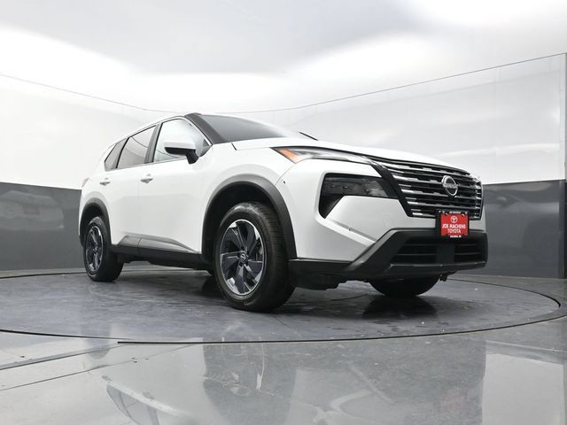 Used 2024 Nissan Rogue SV FWD image 31
