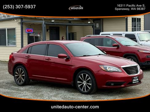 Used 2013 Chrysler 200 Touring w/ Cold Weather Group image 3