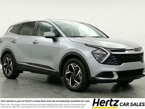 Used 2025 Kia Sportage LX image 1