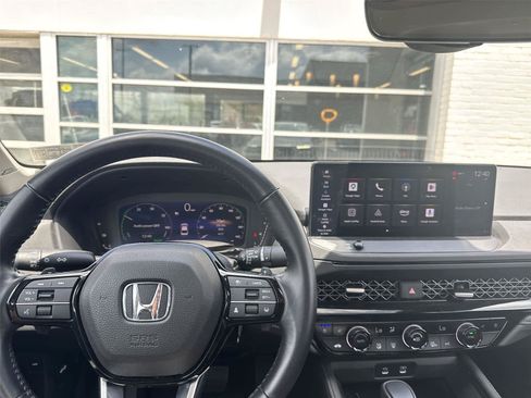 Used 2023 Honda Accord Touring image 11