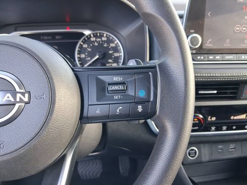 Certified 2023 Nissan Rogue SV FWD image 20