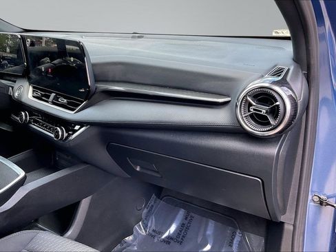 Used 2025 Chevrolet Equinox LT FWD image 17